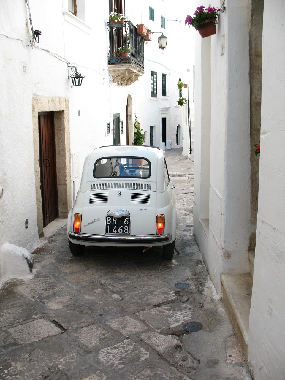 Puglia bike tour. Typical road in the countries of the region. Ride Your Life